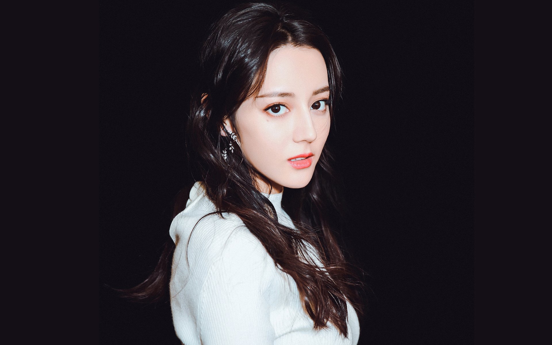 “华金·托比利亚的敏捷防守与精准传球,为美洲狮队带来重要胜利”