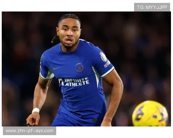 切尔西直塞打穿后防,恩昆库面对空当射门偏出 切尔西直塞打穿后防,恩昆库面对空当射门偏出